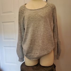 100% cashmere longsleeve sweater by Art dept.